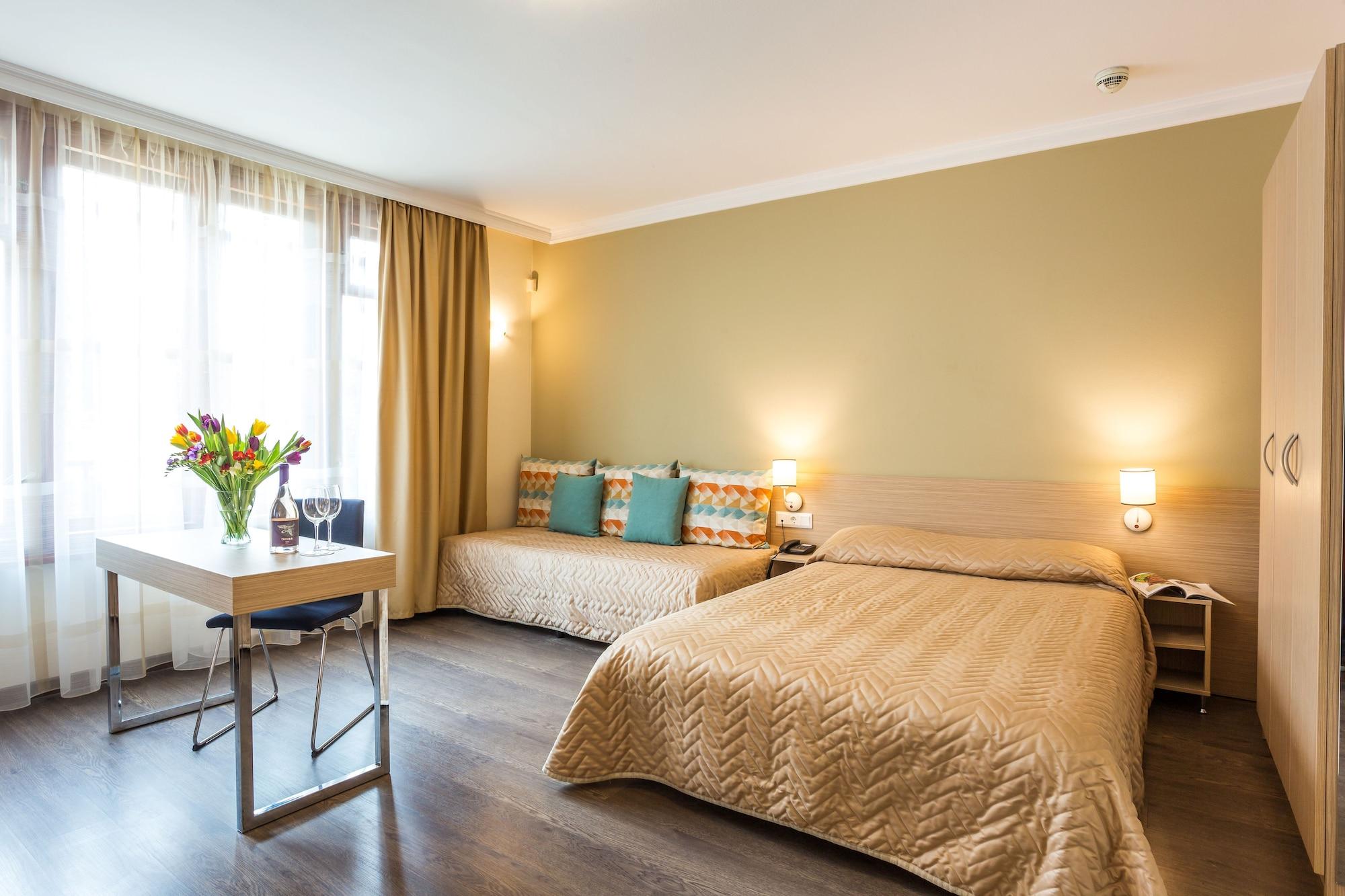 Geneva 4*