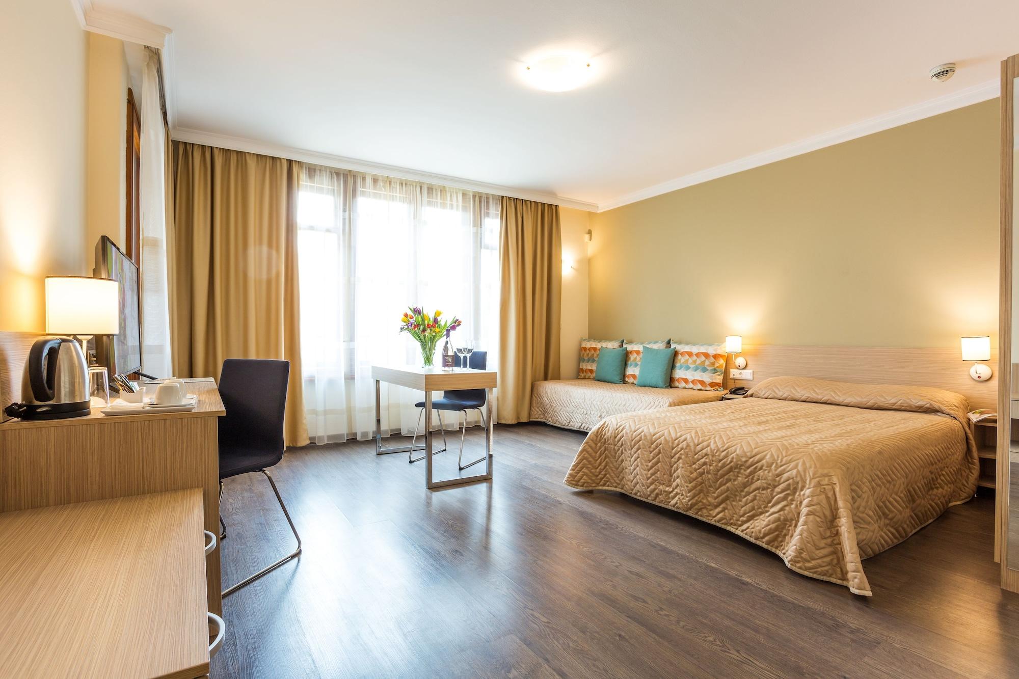 Geneva מלון 4*
