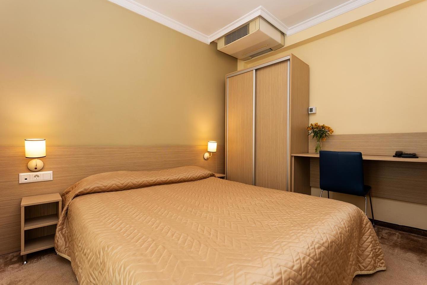 Geneva מלון 4*